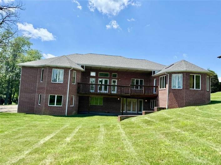 365 Saratoga Dr, Uniontown, PA 15401, 3 Bedrooms Bedrooms, ,2.2 BathroomsBathrooms,Residential,For Sale,Saratoga Dr,0,1711822