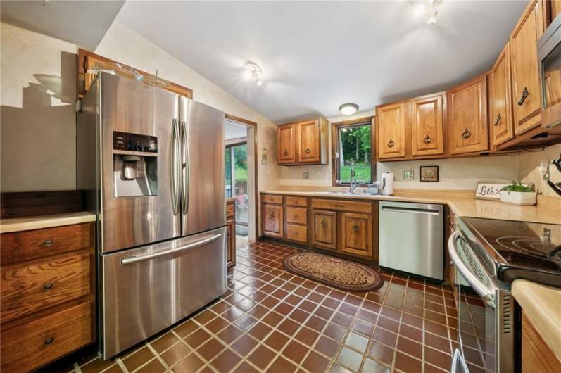 2807 Tischler Rd, Bethel Park, PA 15102, 4 Bedrooms Bedrooms, 9 Rooms Rooms,2.2 BathroomsBathrooms,Residential,For Sale,Tischler Rd,0,1711825