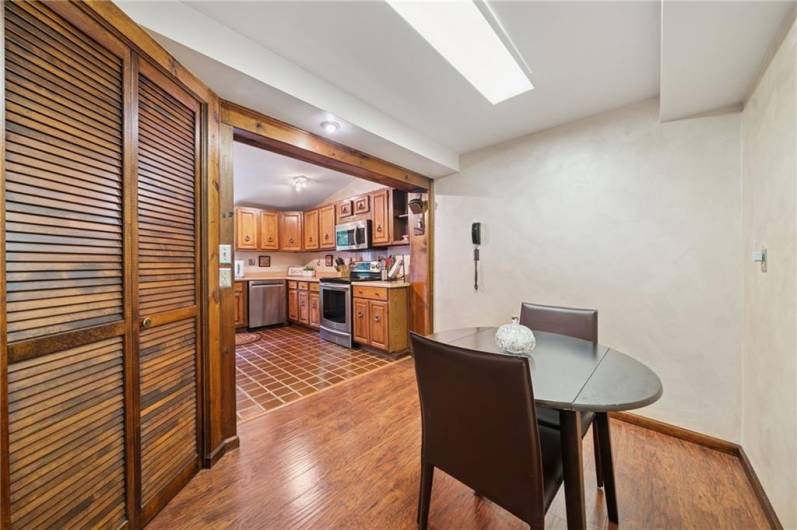 2807 Tischler Rd, Bethel Park, PA 15102, 4 Bedrooms Bedrooms, 9 Rooms Rooms,2.2 BathroomsBathrooms,Residential,For Sale,Tischler Rd,0,1711825