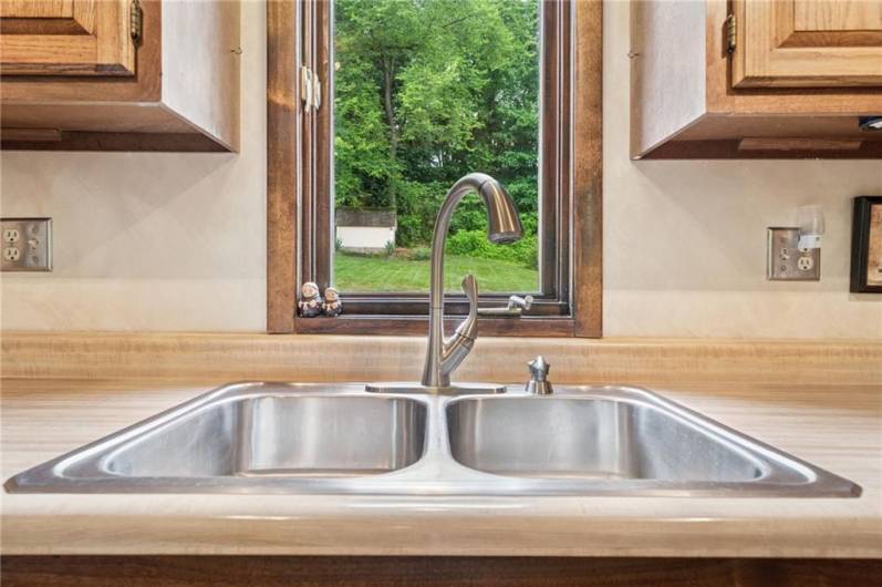 2807 Tischler Rd, Bethel Park, PA 15102, 4 Bedrooms Bedrooms, 9 Rooms Rooms,2.2 BathroomsBathrooms,Residential,For Sale,Tischler Rd,0,1711825