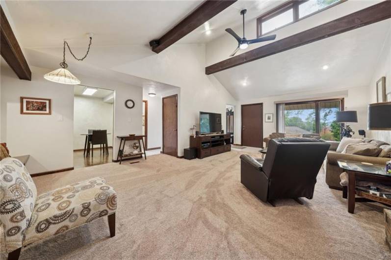2807 Tischler Rd, Bethel Park, PA 15102, 4 Bedrooms Bedrooms, 9 Rooms Rooms,2.2 BathroomsBathrooms,Residential,For Sale,Tischler Rd,0,1711825