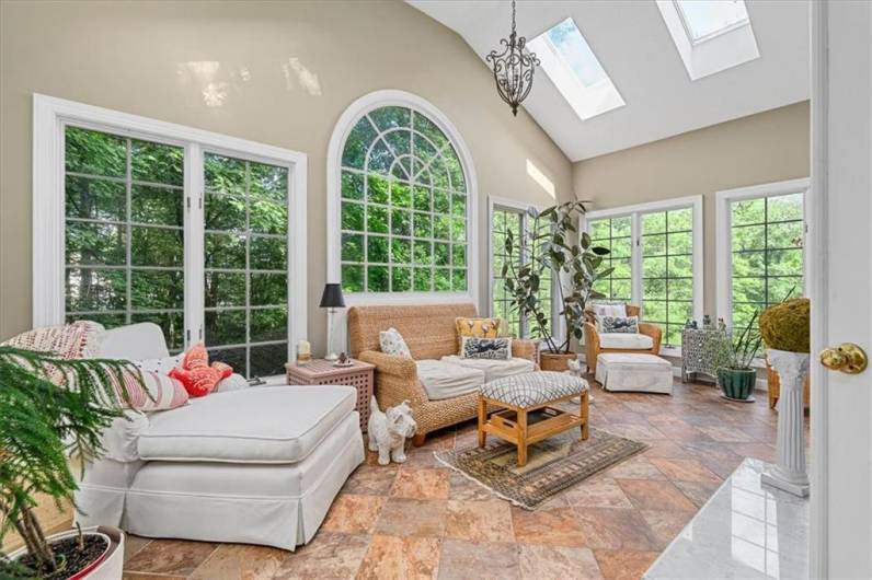 2001 Buckingham Dr, Mars, PA 16046, 6 Bedrooms Bedrooms, 14 Rooms Rooms,3.1 BathroomsBathrooms,Residential,For Sale,Buckingham Dr,1711842