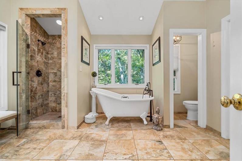 2001 Buckingham Dr, Mars, PA 16046, 6 Bedrooms Bedrooms, 14 Rooms Rooms,3.1 BathroomsBathrooms,Residential,For Sale,Buckingham Dr,1711842