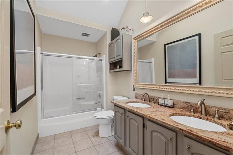2001 Buckingham Dr, Mars, PA 16046, 6 Bedrooms Bedrooms, 14 Rooms Rooms,3.1 BathroomsBathrooms,Residential,For Sale,Buckingham Dr,1711842
