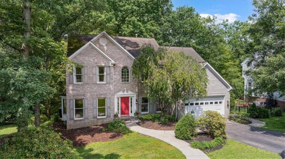 2001 Buckingham Dr, Mars, PA 16046, 6 Bedrooms Bedrooms, 14 Rooms Rooms,3.1 BathroomsBathrooms,Residential,For Sale,Buckingham Dr,1711842
