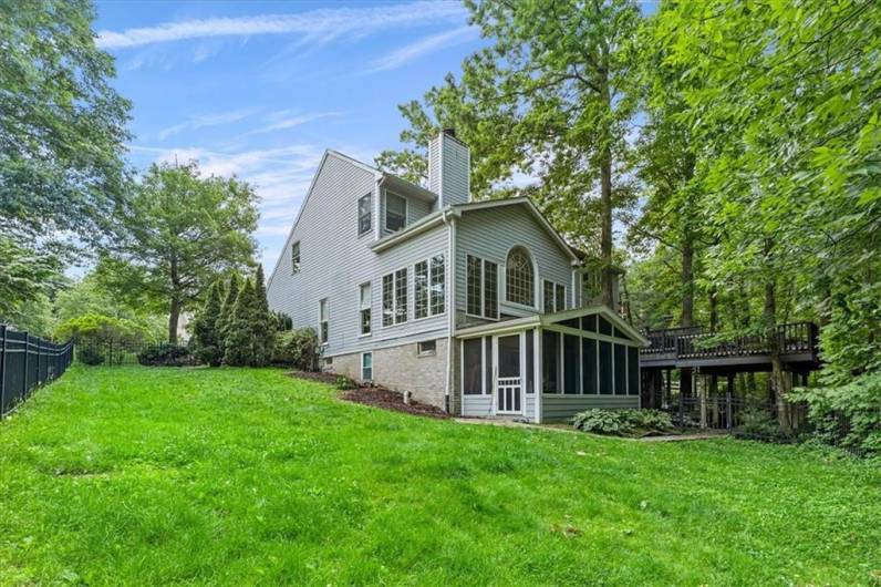2001 Buckingham Dr, Mars, PA 16046, 6 Bedrooms Bedrooms, 14 Rooms Rooms,3.1 BathroomsBathrooms,Residential,For Sale,Buckingham Dr,1711842