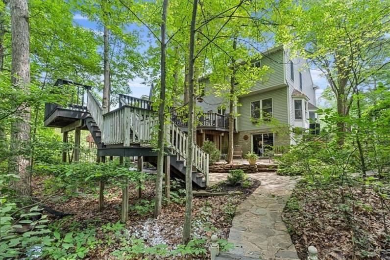 2001 Buckingham Dr, Mars, PA 16046, 6 Bedrooms Bedrooms, 14 Rooms Rooms,3.1 BathroomsBathrooms,Residential,For Sale,Buckingham Dr,1711842