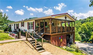132 Dewey Avenue, Spraggs, PA 15362, 3 Bedrooms Bedrooms, 8 Rooms Rooms,3 BathroomsBathrooms,Residential,For Sale,Dewey Avenue,1711857
