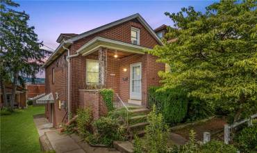 827 Beaver Rd, Ambridge, PA 15003, 4 Bedrooms Bedrooms, ,2 BathroomsBathrooms,Residential,For Sale,Beaver Rd,1711472