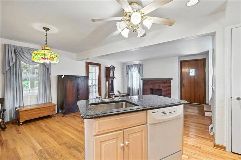 6 GARDEN TERRACE, Pittsburgh, PA 15221, 2 Bedrooms Bedrooms, 8 Rooms Rooms,2 BathroomsBathrooms,Residential,For Sale,GARDEN TERRACE,0,1711450