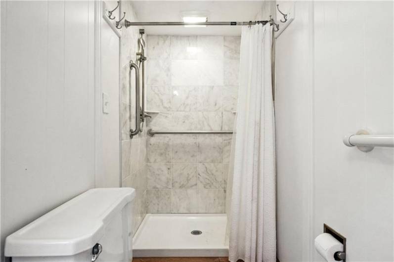 6 GARDEN TERRACE, Pittsburgh, PA 15221, 2 Bedrooms Bedrooms, 8 Rooms Rooms,2 BathroomsBathrooms,Residential,For Sale,GARDEN TERRACE,0,1711450