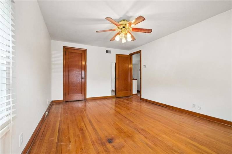 6 GARDEN TERRACE, Pittsburgh, PA 15221, 2 Bedrooms Bedrooms, 8 Rooms Rooms,2 BathroomsBathrooms,Residential,For Sale,GARDEN TERRACE,0,1711450