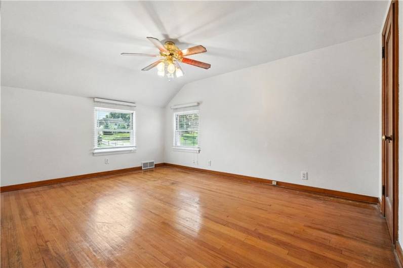 6 GARDEN TERRACE, Pittsburgh, PA 15221, 2 Bedrooms Bedrooms, 8 Rooms Rooms,2 BathroomsBathrooms,Residential,For Sale,GARDEN TERRACE,0,1711450