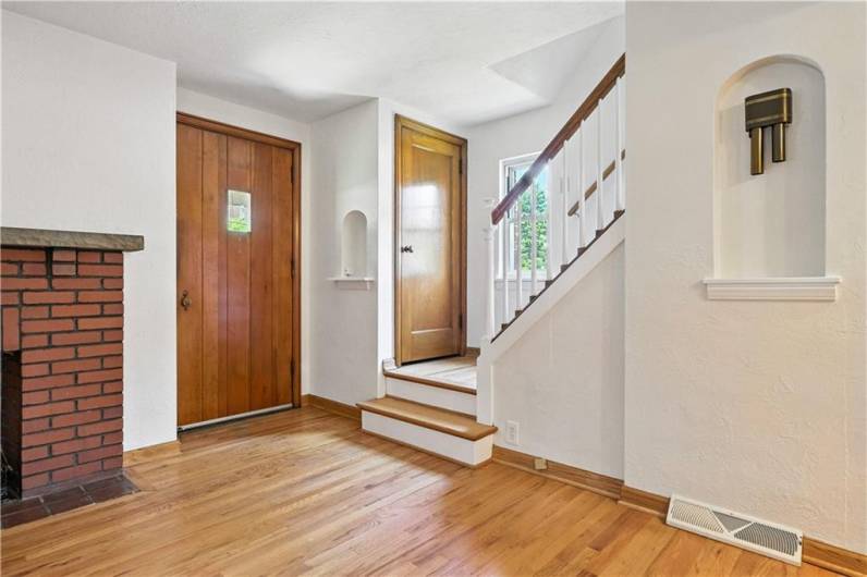 6 GARDEN TERRACE, Pittsburgh, PA 15221, 2 Bedrooms Bedrooms, 8 Rooms Rooms,2 BathroomsBathrooms,Residential,For Sale,GARDEN TERRACE,0,1711450