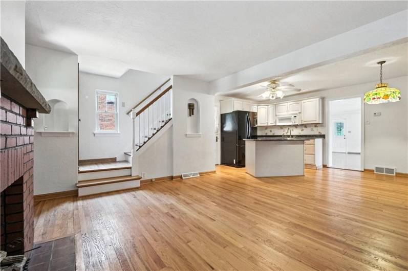6 GARDEN TERRACE, Pittsburgh, PA 15221, 2 Bedrooms Bedrooms, 8 Rooms Rooms,2 BathroomsBathrooms,Residential,For Sale,GARDEN TERRACE,0,1711450