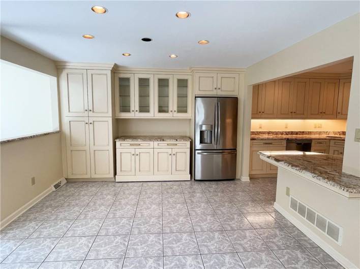 250 PORTMAN LANE, Bridgeville, PA 15017, 3 Bedrooms Bedrooms, 11 Rooms Rooms,3.1 BathroomsBathrooms,Residential,For Sale,PORTMAN LANE,0,1711507