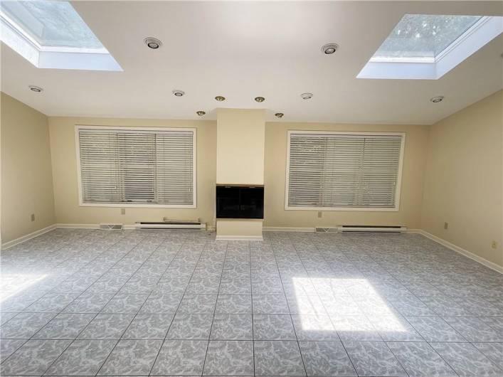 250 PORTMAN LANE, Bridgeville, PA 15017, 3 Bedrooms Bedrooms, 11 Rooms Rooms,3.1 BathroomsBathrooms,Residential,For Sale,PORTMAN LANE,0,1711507