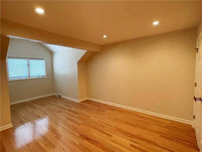 250 PORTMAN LANE, Bridgeville, PA 15017, 3 Bedrooms Bedrooms, 11 Rooms Rooms,3.1 BathroomsBathrooms,Residential,For Sale,PORTMAN LANE,0,1711507