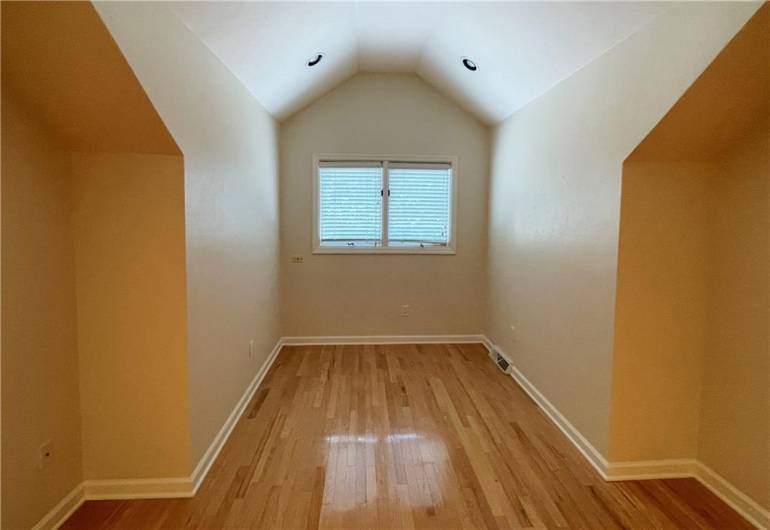 250 PORTMAN LANE, Bridgeville, PA 15017, 3 Bedrooms Bedrooms, 11 Rooms Rooms,3.1 BathroomsBathrooms,Residential,For Sale,PORTMAN LANE,0,1711507