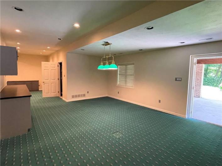 250 PORTMAN LANE, Bridgeville, PA 15017, 3 Bedrooms Bedrooms, 11 Rooms Rooms,3.1 BathroomsBathrooms,Residential,For Sale,PORTMAN LANE,0,1711507