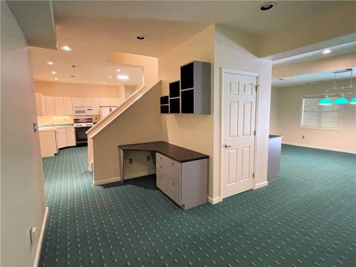 250 PORTMAN LANE, Bridgeville, PA 15017, 3 Bedrooms Bedrooms, 11 Rooms Rooms,3.1 BathroomsBathrooms,Residential,For Sale,PORTMAN LANE,0,1711507