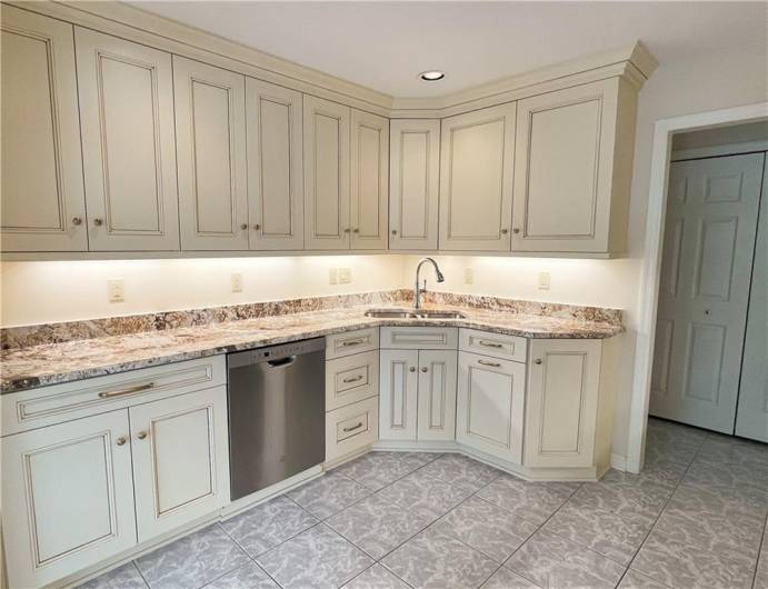 250 PORTMAN LANE, Bridgeville, PA 15017, 3 Bedrooms Bedrooms, 11 Rooms Rooms,3.1 BathroomsBathrooms,Residential,For Sale,PORTMAN LANE,0,1711507