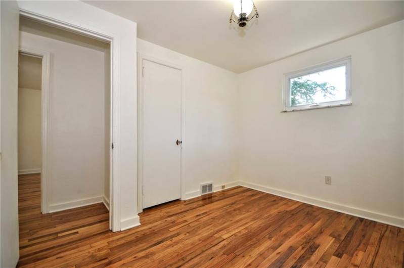 1004 Old Washington Rd, Canonsburg, PA 15317, 3 Bedrooms Bedrooms, 9 Rooms Rooms,2 BathroomsBathrooms,Residential,For Sale,Old Washington Rd,0,1711535