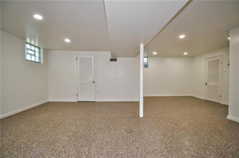 1004 Old Washington Rd, Canonsburg, PA 15317, 3 Bedrooms Bedrooms, 9 Rooms Rooms,2 BathroomsBathrooms,Residential,For Sale,Old Washington Rd,0,1711535