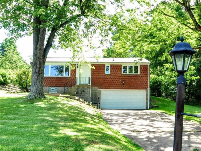 1004 Old Washington Rd, Canonsburg, PA 15317, 3 Bedrooms Bedrooms, 9 Rooms Rooms,2 BathroomsBathrooms,Residential,For Sale,Old Washington Rd,0,1711535