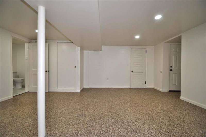1004 Old Washington Rd, Canonsburg, PA 15317, 3 Bedrooms Bedrooms, 9 Rooms Rooms,2 BathroomsBathrooms,Residential,For Sale,Old Washington Rd,0,1711535