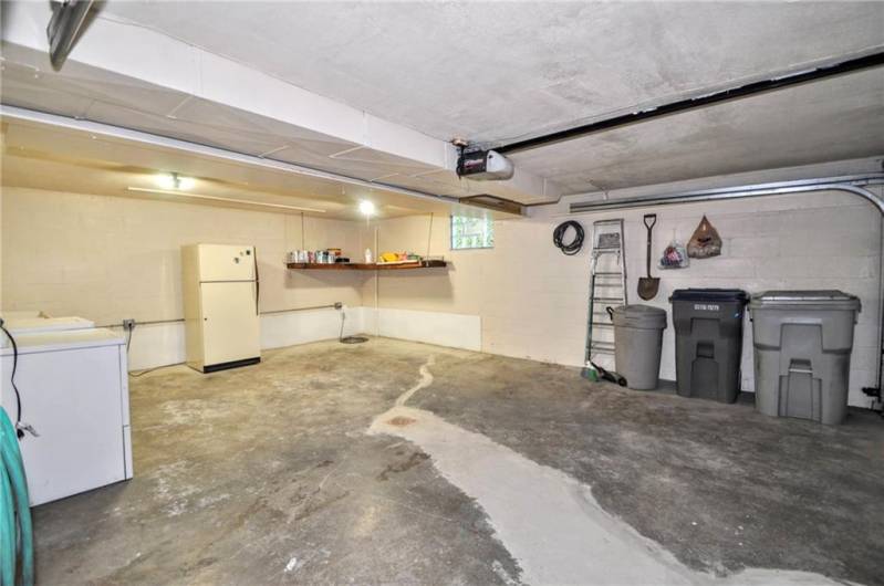 1004 Old Washington Rd, Canonsburg, PA 15317, 3 Bedrooms Bedrooms, 9 Rooms Rooms,2 BathroomsBathrooms,Residential,For Sale,Old Washington Rd,0,1711535