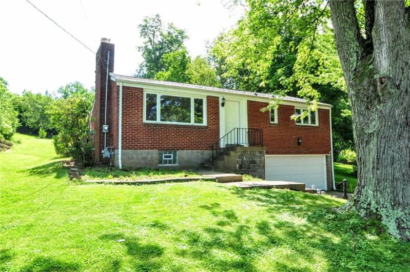 1004 Old Washington Rd, Canonsburg, PA 15317, 3 Bedrooms Bedrooms, 9 Rooms Rooms,2 BathroomsBathrooms,Residential,For Sale,Old Washington Rd,0,1711535
