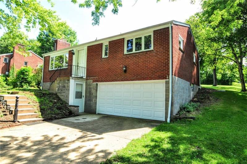 1004 Old Washington Rd, Canonsburg, PA 15317, 3 Bedrooms Bedrooms, 9 Rooms Rooms,2 BathroomsBathrooms,Residential,For Sale,Old Washington Rd,0,1711535