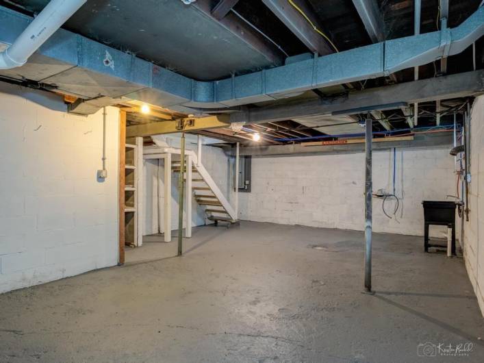 1709 Main St, Aliquippa, PA 15001, 4 Bedrooms Bedrooms, ,2 BathroomsBathrooms,Residential,For Sale,Main St,0,1711566