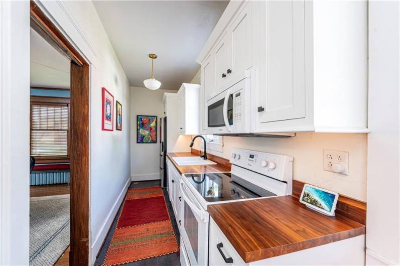 254 Tremont Ave, Greensburg, PA 15601, 4 Bedrooms Bedrooms, 9 Rooms Rooms,2 BathroomsBathrooms,Residential,For Sale,Tremont Ave,1711582