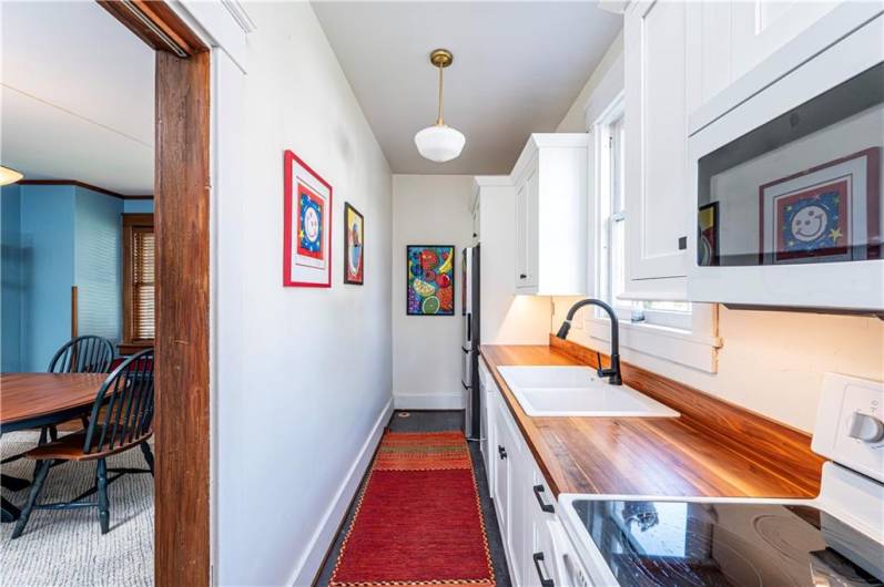 254 Tremont Ave, Greensburg, PA 15601, 4 Bedrooms Bedrooms, 9 Rooms Rooms,2 BathroomsBathrooms,Residential,For Sale,Tremont Ave,1711582