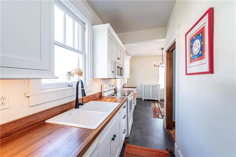 254 Tremont Ave, Greensburg, PA 15601, 4 Bedrooms Bedrooms, 9 Rooms Rooms,2 BathroomsBathrooms,Residential,For Sale,Tremont Ave,1711582