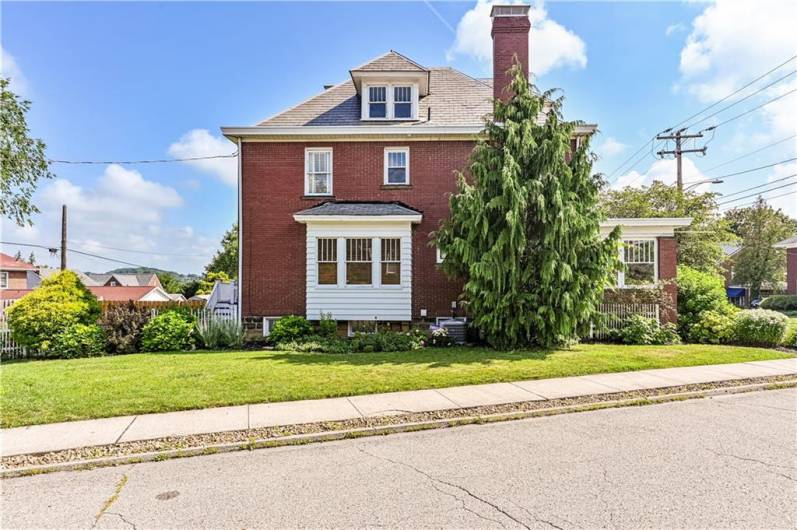254 Tremont Ave, Greensburg, PA 15601, 4 Bedrooms Bedrooms, 9 Rooms Rooms,2 BathroomsBathrooms,Residential,For Sale,Tremont Ave,1711582
