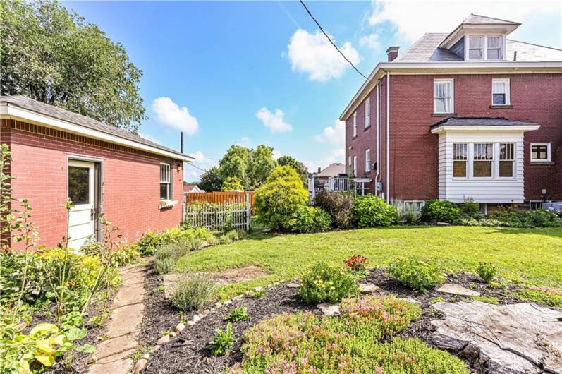254 Tremont Ave, Greensburg, PA 15601, 4 Bedrooms Bedrooms, 9 Rooms Rooms,2 BathroomsBathrooms,Residential,For Sale,Tremont Ave,1711582