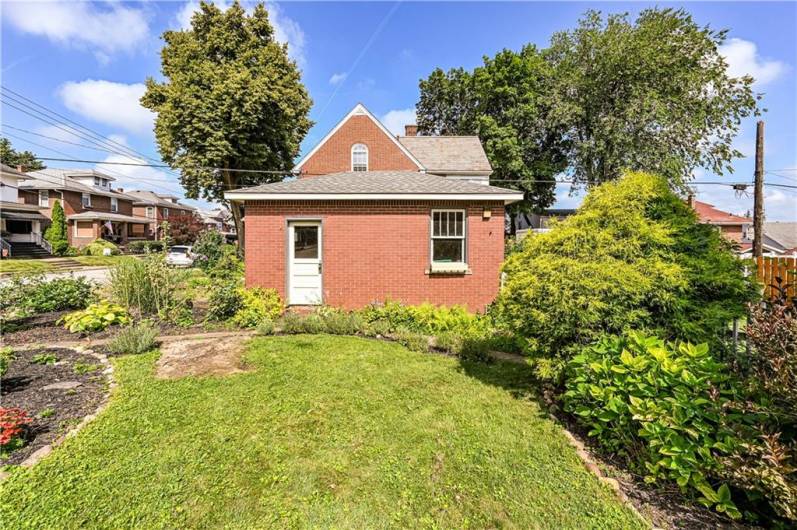 254 Tremont Ave, Greensburg, PA 15601, 4 Bedrooms Bedrooms, 9 Rooms Rooms,2 BathroomsBathrooms,Residential,For Sale,Tremont Ave,1711582