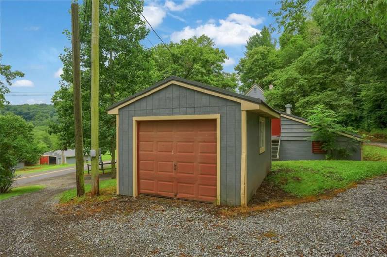 1405 Three Degree Rd, Valencia, PA 16059, 3 Bedrooms Bedrooms, 6 Rooms Rooms,1 BathroomBathrooms,Residential,For Sale,Three Degree Rd,0,1711597
