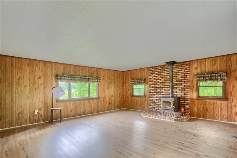 1405 Three Degree Rd, Valencia, PA 16059, 3 Bedrooms Bedrooms, 6 Rooms Rooms,1 BathroomBathrooms,Residential,For Sale,Three Degree Rd,0,1711597