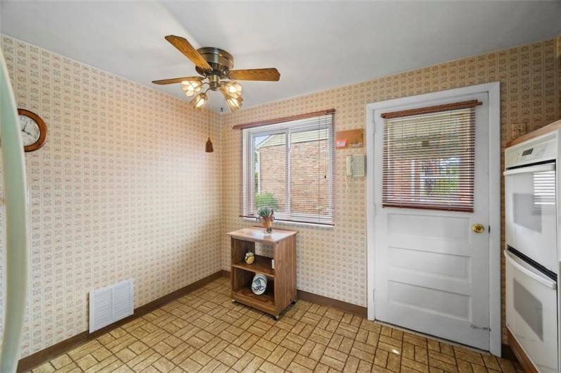 407 Laurel Hill Rd, Allison Park, PA 15101, 3 Bedrooms Bedrooms, ,2.1 BathroomsBathrooms,Residential,For Sale,Laurel Hill Rd,0,1711649
