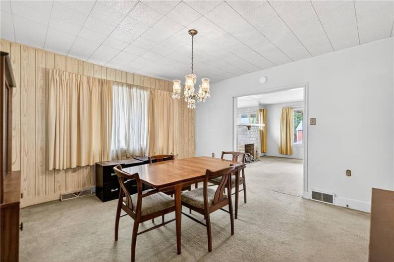 214 Bronx Ave, Pittsburgh, PA 15229, 2 Bedrooms Bedrooms, 6 Rooms Rooms,2 BathroomsBathrooms,Residential,For Sale,Bronx Ave,0,1711652