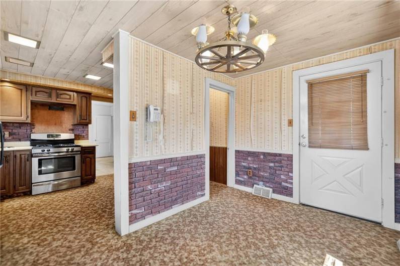 214 Bronx Ave, Pittsburgh, PA 15229, 2 Bedrooms Bedrooms, 6 Rooms Rooms,2 BathroomsBathrooms,Residential,For Sale,Bronx Ave,0,1711652