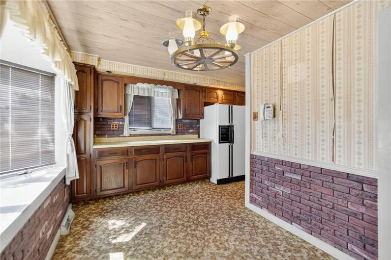 214 Bronx Ave, Pittsburgh, PA 15229, 2 Bedrooms Bedrooms, 6 Rooms Rooms,2 BathroomsBathrooms,Residential,For Sale,Bronx Ave,0,1711652