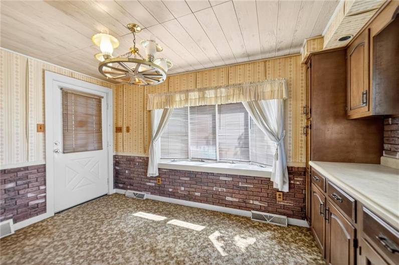 214 Bronx Ave, Pittsburgh, PA 15229, 2 Bedrooms Bedrooms, 6 Rooms Rooms,2 BathroomsBathrooms,Residential,For Sale,Bronx Ave,0,1711652