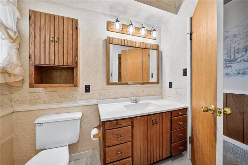 214 Bronx Ave, Pittsburgh, PA 15229, 2 Bedrooms Bedrooms, 6 Rooms Rooms,2 BathroomsBathrooms,Residential,For Sale,Bronx Ave,0,1711652