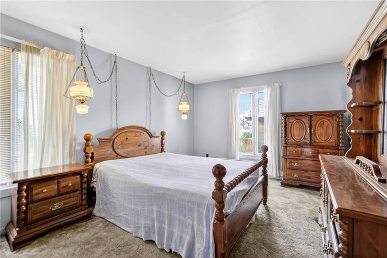 214 Bronx Ave, Pittsburgh, PA 15229, 2 Bedrooms Bedrooms, 6 Rooms Rooms,2 BathroomsBathrooms,Residential,For Sale,Bronx Ave,0,1711652