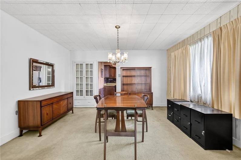 214 Bronx Ave, Pittsburgh, PA 15229, 2 Bedrooms Bedrooms, 6 Rooms Rooms,2 BathroomsBathrooms,Residential,For Sale,Bronx Ave,0,1711652